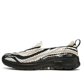GO WALK 6 x DVF “Black White”