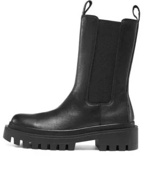 Low Notch Boots “Black”